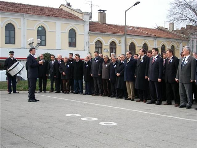 Atatürk Anıtı Önündeki Tören